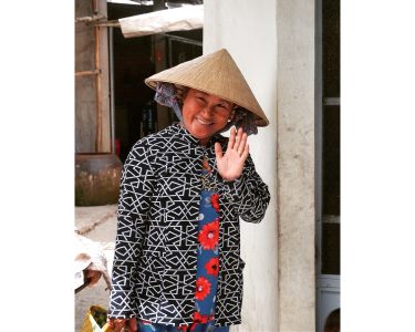 Today we went to a local market and the floating market on the Mekong…