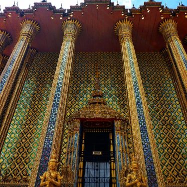 Phra Mondhop #travelto #sourcedadventures #mustdotravels #travelingsnaps #theglobewanderer #livelovetheworld #travel_awesome #straythecourse #nomadnificent #vibetravel #wanderlust #backpackersanctuary…