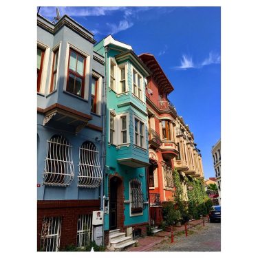 Fener&Balat/Century-old Turkish/Ottoman houses lean against each other in a kaleidoscope view ???????? #fener #balat…