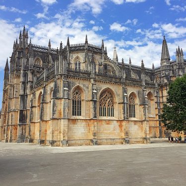 ???????? Batalha tem um dos monastérios mais luxuosos, uma grande conquista da arquitetura Manuelina…