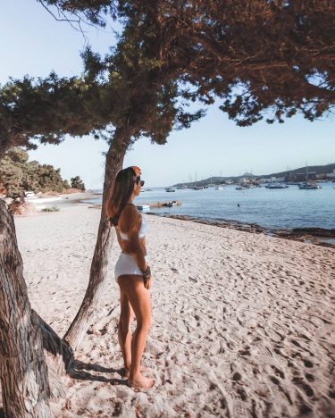 Hello Holidays ???? . Ce soir nous sommes enfin en vacances Le temps de…