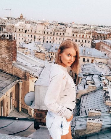 “У тебя еще много всего осталось, ради чего жить. Танцы на крыше, костры на…