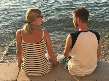 We werden gedwongen om op de foto te gaan, toch nog wel een leuke…