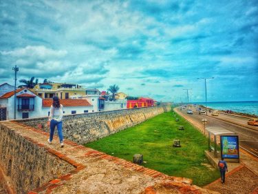 Magic photo : @ #cartagena #cartagenadeindias #ciudadamurallada #getsemani #colombia #traveltocolombia #travel #colombia_greatshots #photo #photography…