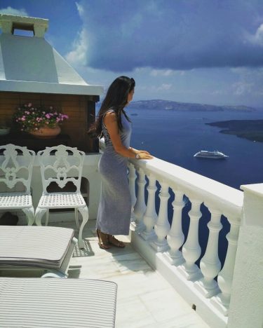 Amazing Santorini view #walk #santorini #island #greece #nice #places #love #it #travelblogger #amazingday #followme…