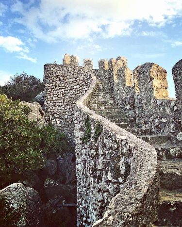 #castelodosmouros #sintra #castle #urlaub #holiday #sun #travel #enjoyyourlife #travelphotography #lissabon #lisboa #portugal #portuguese #atlantic…