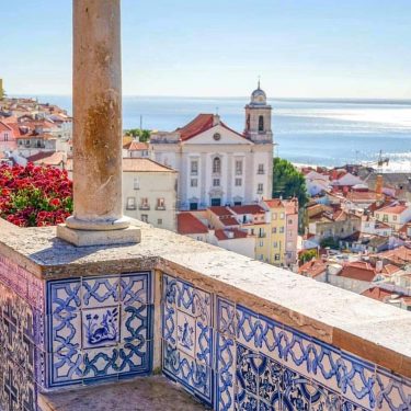 #igrejasantaluzia #castle #urlaub #holiday #sun #travel #enjoyyourlife #travelphotography #lissabon #lisboa #portugal #portuguese #atlantic #atlanticocean…
