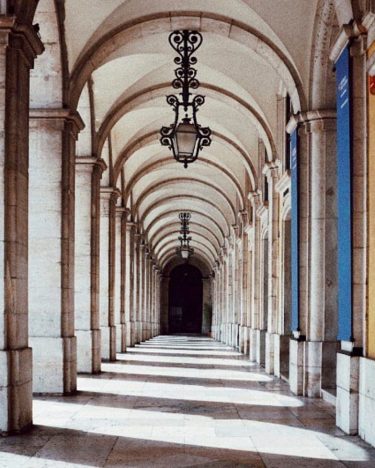 #pracadocomercio #urlaub #holiday #sun #travel #enjoyyourlife #travelphotography #lissabon #lisboa #portugal #portuguese #atlantic #atlanticocean #architecturephotography…