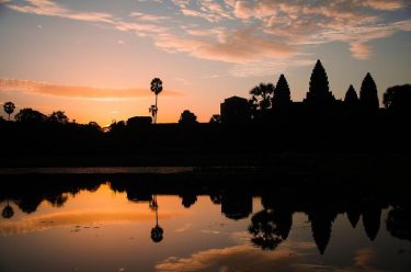 This stunning sunrise at Angkor Wat was definitely worth getting up at 4am .…