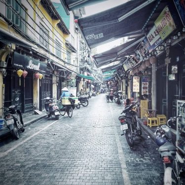 #hanoi #vietnam #vietnamese #pubstreet #goodmorningvietnam #asia #hanoibeer #street #streetstyle #streetlife #travelmood #travelrepost #traveladdict #podróże…
