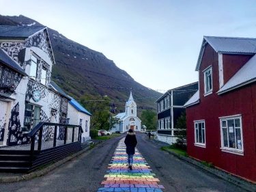 Akureyri, Iceland @condefj #followmeto #fivestarwanderlust  #instaviajeros #earthadmirer #discoverglobe  #wonderful_places #WanderWorldWild #thediscoverer #nowdiscovering #idiscoverto #thetravelersworld…