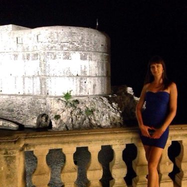 Walls of Dubrovnik ???????????? #girlsdreamtravel #traveldreamseekers #iamtb #speechlessplaces #damestravel #croatia #travellikeagirl #wearetravelgirls #dubrovnik #dubrovnikoldtown…