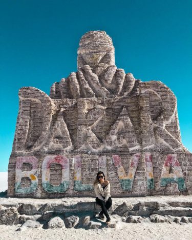 Salar de Uyuni Monumento Dakar en el Salar más grande del mundo!! #Bolivia #salardeuyuni…