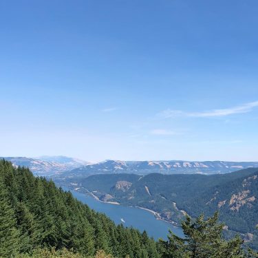 The beautiful #ColumbiaGorge #Oregon #iamtb #PNW #pnwonderland #Oregon #exploreoregon #exploreportland #washingtonstate #bnesimppl