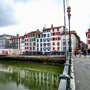 . . . . . #frenchroadtrip #bayonne #riverside #bridgeviews #streetart #instatraveling #instapassport #travelphotography&hellip;