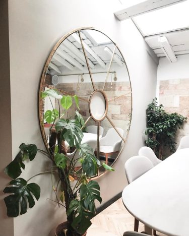 mirror mirror on the wall
