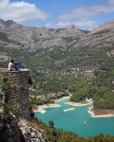 Never stop exploring ????????️ #espana #valencia #bnesimppl #travelblogger #travel #traveling #lake #guadalest #vacation #visiting…