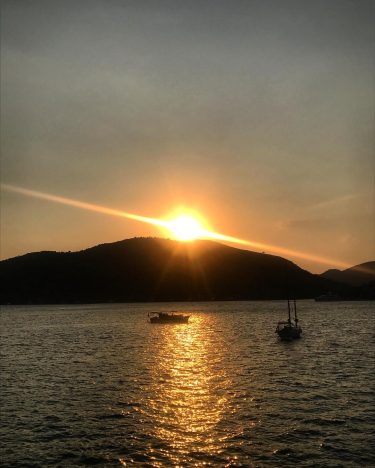 Sunset in Aegean sea #travel #travelphotography #travelblogger #ig_travel #ig_turkey #travelgram #traveller #globe_travel #bestdestination #instagood…