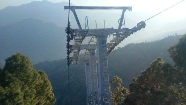 Cable car way of Nepal #igersnetherlands #winterlove #visitamsterdam #bnesimppl #loves_amsterdam #cityphotography #madeinsephora #topamsterdamphoto #travallover…