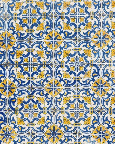 Azulejos (enfin j’crois) . . . #steetlife #girlaroundworld #paris #travelinladies #thegypsymovement #iamtb #parisienne #girlsthatwander&hellip;