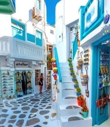 Beautiful Greece #beautifulplaces #landscapstyles #travelphotography #travelblogger #voyage #folkmagazine #chicago #exklusiveshot #visualsofearth #beautifuldestinations #ilovetravel #amazing…