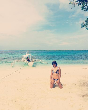 Sundays are sand-days!!! . . . . . #Cebu #Bantayanisland #virginisland #islandhopping #blue #nature…