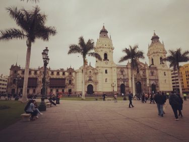 #neidintornidi Il centro storico di Lima è #patrimoniounesco dal 1988. Lo caratterizzano i famosi…