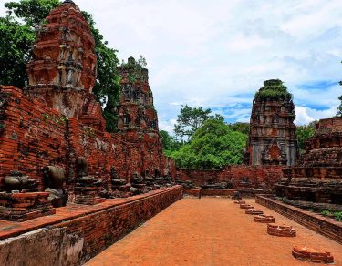 Historical Ayutthaya #travelto #sourcedadventures #mustdotravels #travelingsnaps #theglobewanderer #livelovetheworld #travel_awesome #straythecourse #nomadnificent #vibetravel #wanderlust #backpackersanctuary…