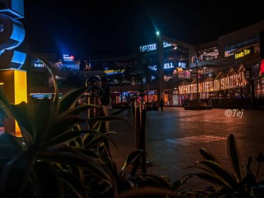 Some places are worth visiting at night! #nightphotography #lowlights #phoniexmarketcity #evening #travel #traveling #visiting&hellip;