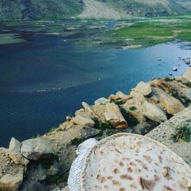 Heaven with a view like this and a chap shoro like that! . .…
