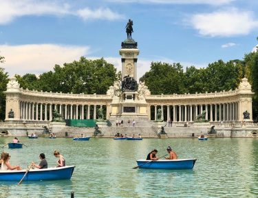 ️• JBo’s View___________________________________________________ • #bnesimppl #love #verano #sunshine #beauty #priceless #iger #madrid #spain #postcardsfromtheworld…