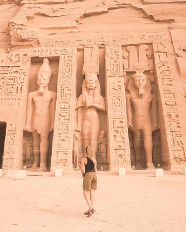 ABU SIMBEL, ASWAN, EGYPT ???????? Feeling like Indiana Jones! ???? #traveldiary #arroundtheworld #globetroter #iamtb…