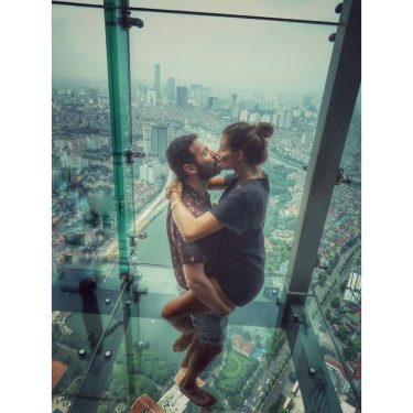 Algunos besos te hacen volar y otros te dan vértigo . . . Some…