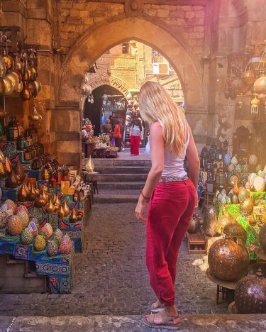 MERCADO KHAL EL-KHALILI, CAIRO, EGYPT ???????? Si buscas algo, lo encuentras aquí seguro! #traveldiary…