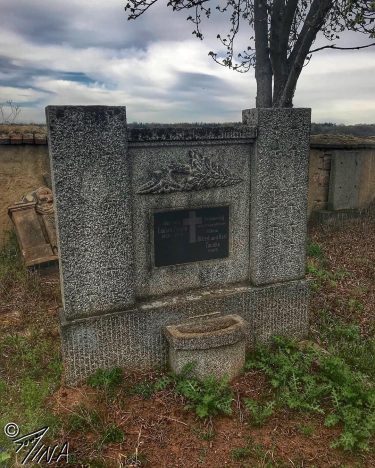 Grafyard at Hořovičky,(deutsch Deutsch Horowitz, auch Deutsch Horschowitz) German graves destroyed #beautiful #hořovičky #history…