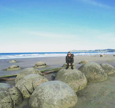 Nowa Zelandia Głazy Moeraki Boulders Wedlug legend Maorysow, głazy są resztkami koszy na wegorze,…
