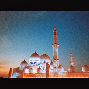 Abu Dhabi . . . . . #discoverearth #visualofmylife #liveauthentic #abudhabi #abudhabiphotographer #travelphotography #travel…