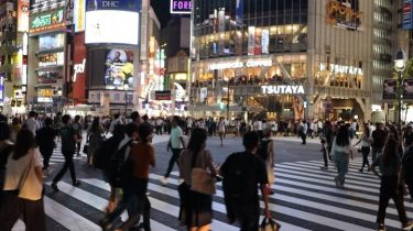 Shibuya Crossing. Busiest intersection in the world. #vlog #travel #wanderlust #tokyo #japan #shibuya #shibuyacrossing…