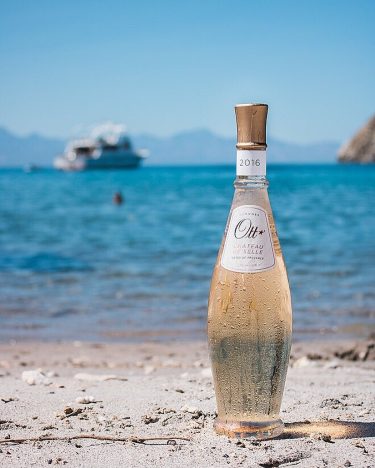 What plans do y’all have for Labor Day? Rosé on the beach sounds pretty…