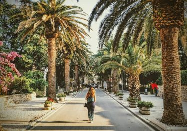 Walking down the wanderlust lane, looking up in to the future. #wanderlust #travelblogger #theglobewanderer&hellip;