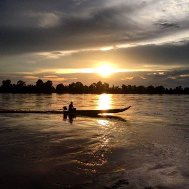 Life on the Mekong. . . . #laos #laos???????? #laostyle #travellaos #dondet #donkhon #4000islands…