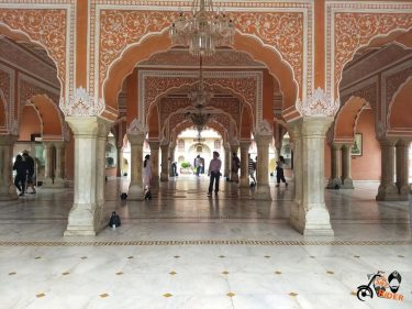A shot from City Palace in Jaipur #ilovetravel #amazing #hermanosviajeros #iloveamsterdam #igersnetherlands #winterlove #visitamsterdam…