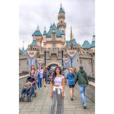 Disney Princesses, meet your Queen ! ????‍️ . . . . . #womenwhotravel #passportlife…