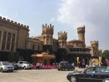 Nice of view Bangalore Palace (Bengaluru) #landscapstyles #exklusiveshot #visualsofearth #beautifuldestinations #ilovetravel #amazing #hermanosviajeros #iloveamsterdam…