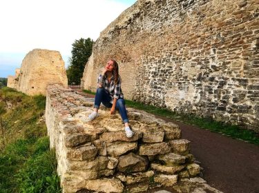 Изборская крепость. Когда начал тащиться по памятникам архитектуры Древней Руси, сложно остановиться. • #wanderlust_tribe&hellip;