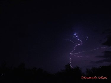 Non dormi o dormi ma ti svegli in piena i pensieri e non riprendi&hellip;