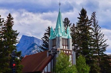 Cute church in the mountain town of #banff . . . #mountain #landscape #landscapephotography…