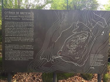 ???????? A Citânia de Briteiros é um sítio arqueológico no concelho de Guimarães; importante…