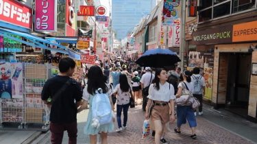 Takeshita Street in Harajuku. Sorry for the shaky video. #vlog #travel #wanderlust #tokyo #japan…