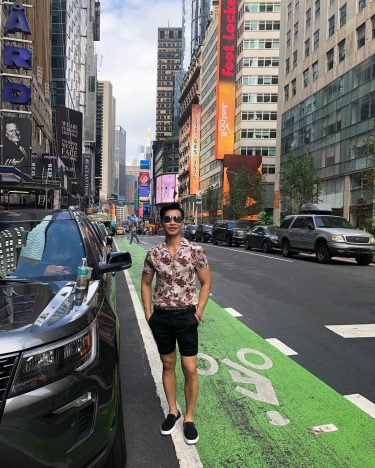 NYC, I’m in you #timessquare #nyc #ilovenewyork #afternoonstroll #summer #weekend #travel #travelblogger #travelphotographer #travelbucketlist…